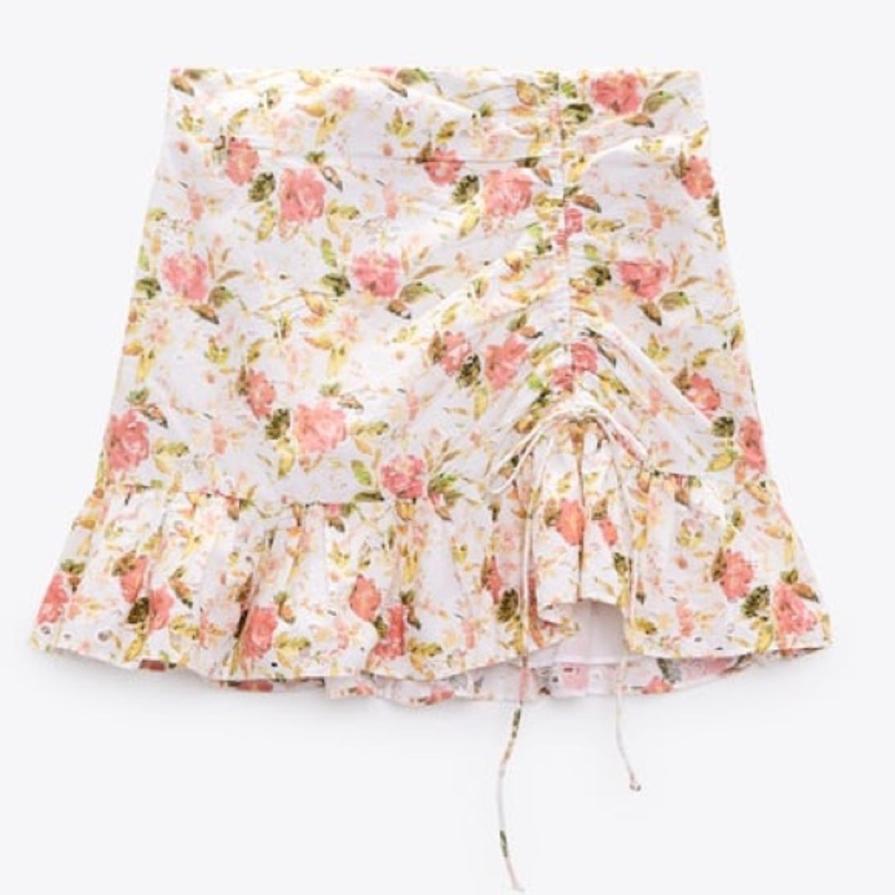 Zara Brand New With Tags NWT Size Medium PRINTED MINI SKIRT